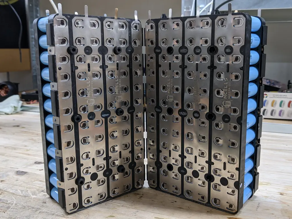 Služby battery pack from 18650 cells with nickel welded strips or busbars