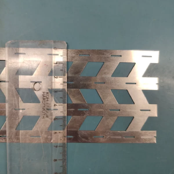 21700 diagonalny 4p niklový pásik k zváraniu batérií