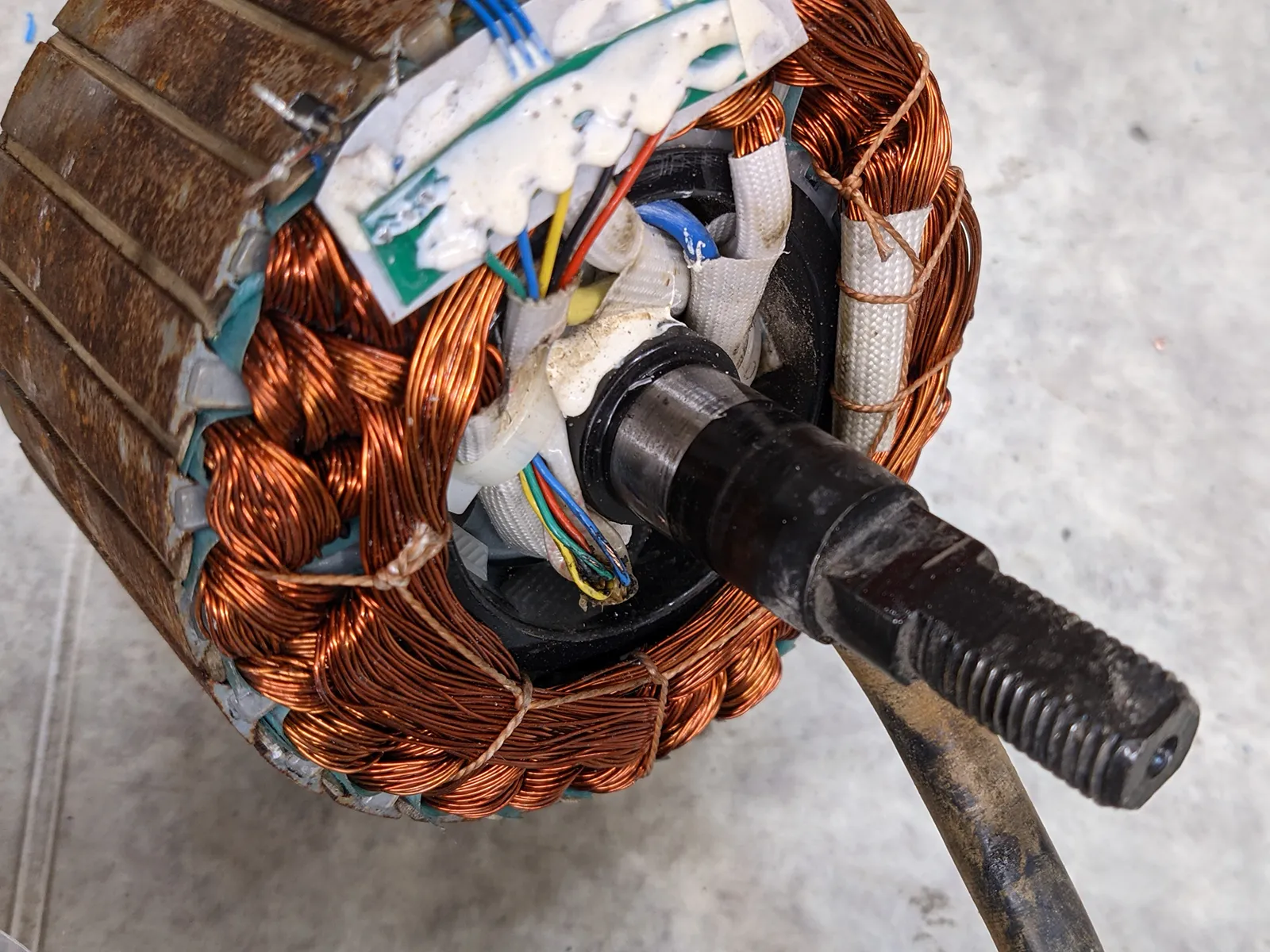 Servis batérie elektrickej kolobežky oprava motora elektrickej kolobežky halové snímače,hrdzavý stator