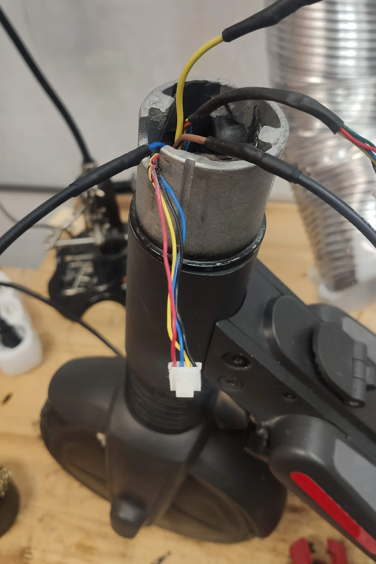 Servis batérie elektrickej kolobežky oprava kabeláže elektrickej koloebžky