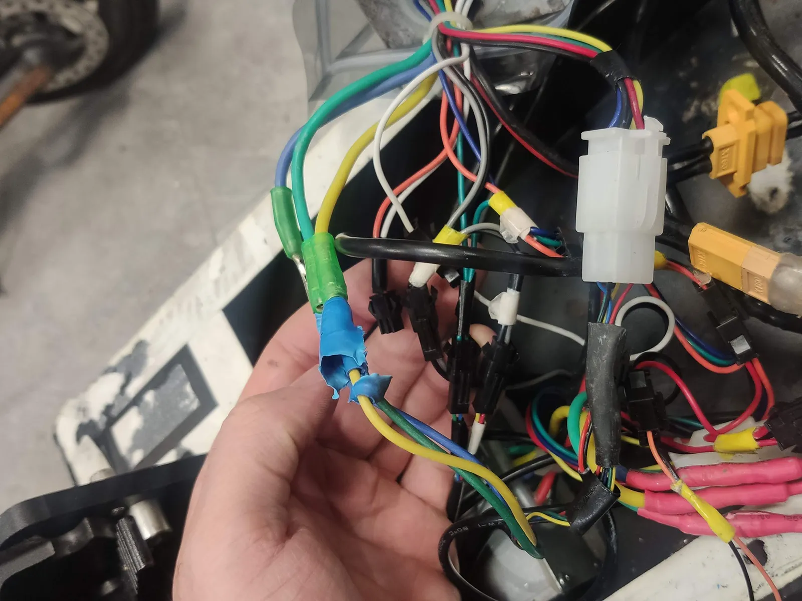 Servis batérie elektrickej kolobežky kabeláž elektrickej kolobežky diagnostika
