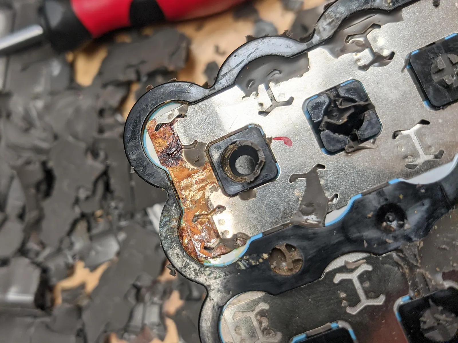 Servis batérie elektrickej kolobežky batéria kolobežky ninebot poškodená vodou
