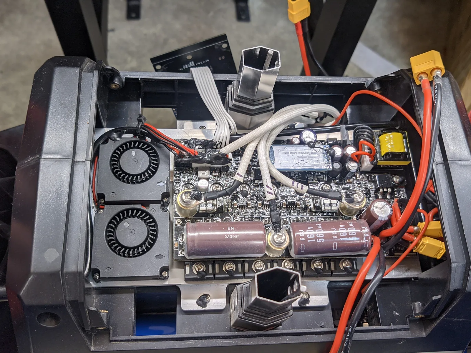 Servis batérie elektrickej kolobežky pokazená riadiaca leketronika one wheel zariadenia